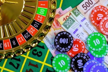 Payout summary showing win amount and hand breakdown